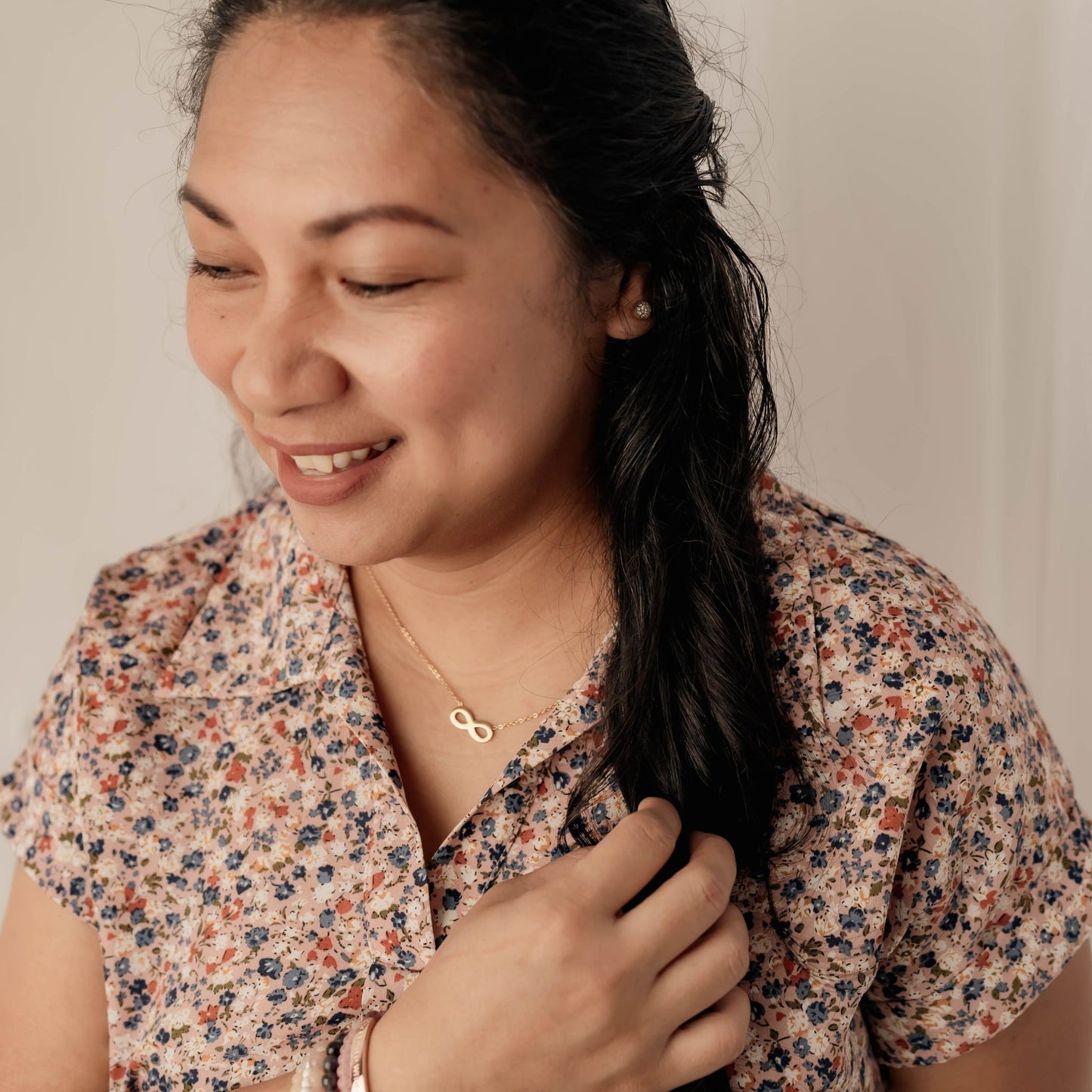 Elegant Gold Infinity Charm Necklace