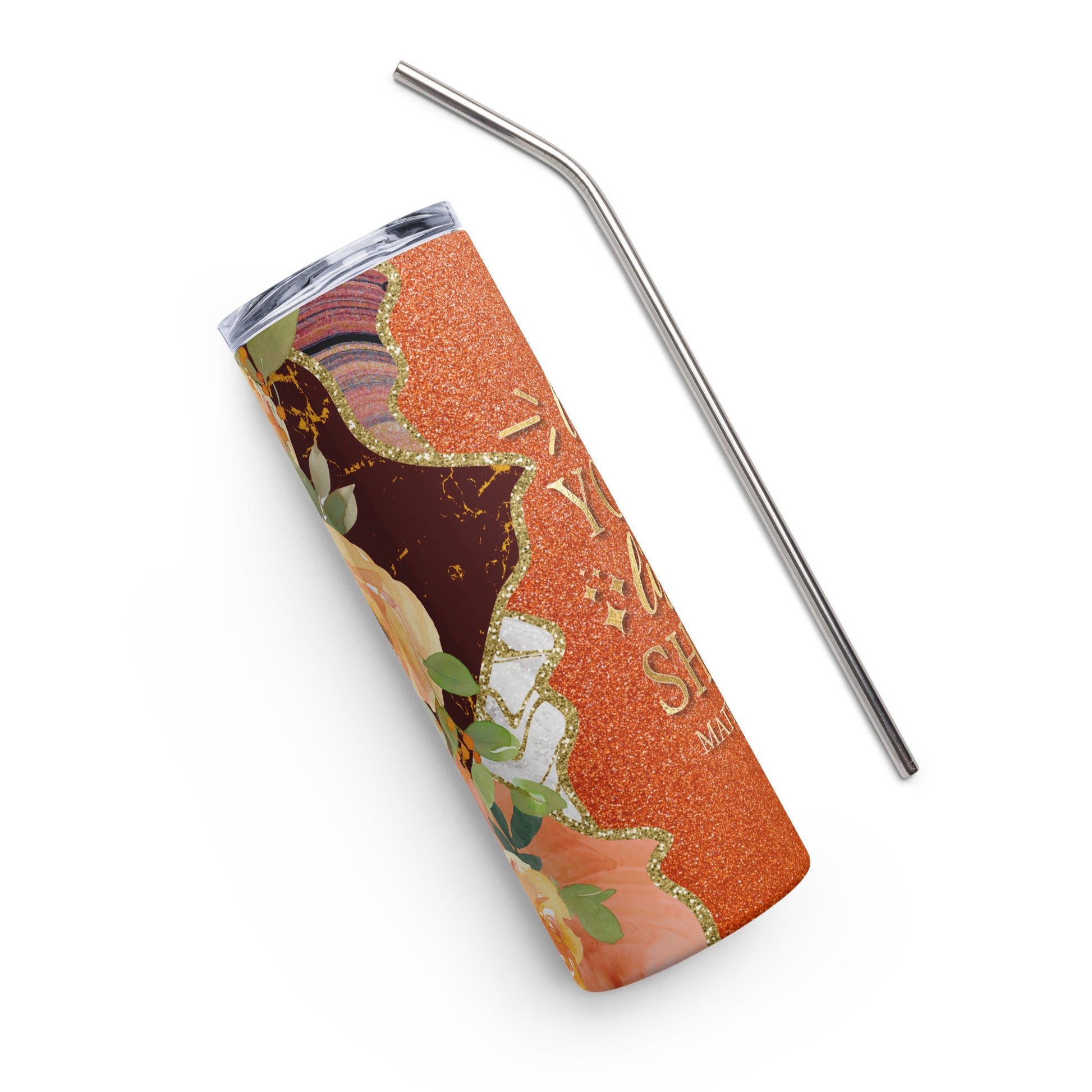 From the side, admire the elegant curves of this stainless steel tumbler, designed to fit comfortably in your hand and accompany you on all your adventures.